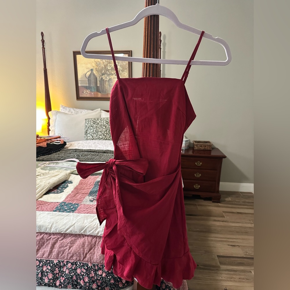 Chic Red Sleeveless Dress with Wrap Bow Detail